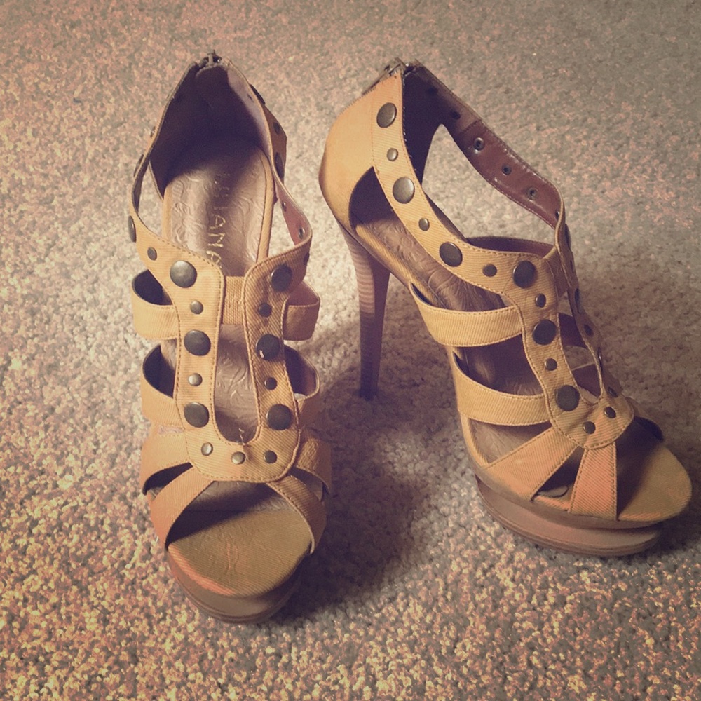 Lilain tan heels